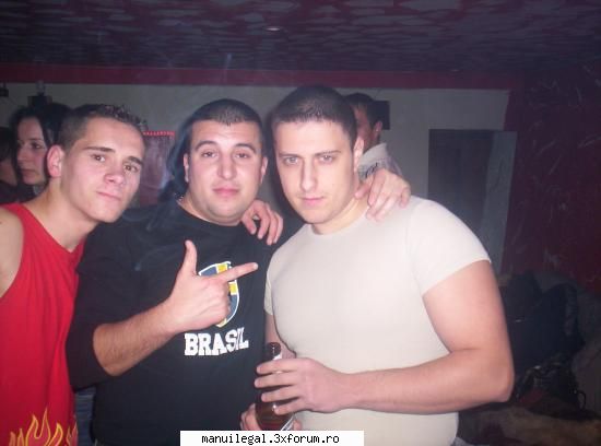 pi8ngu cu niste prieteni de revelion mare :d chef a iesit :nono: pacat ca nu am fost si yo :finger: