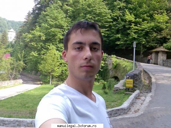 asta e tovarasul meu ionut baiatu asta are talpa mare saraca masina nu a scazut acum sub 100 km/h